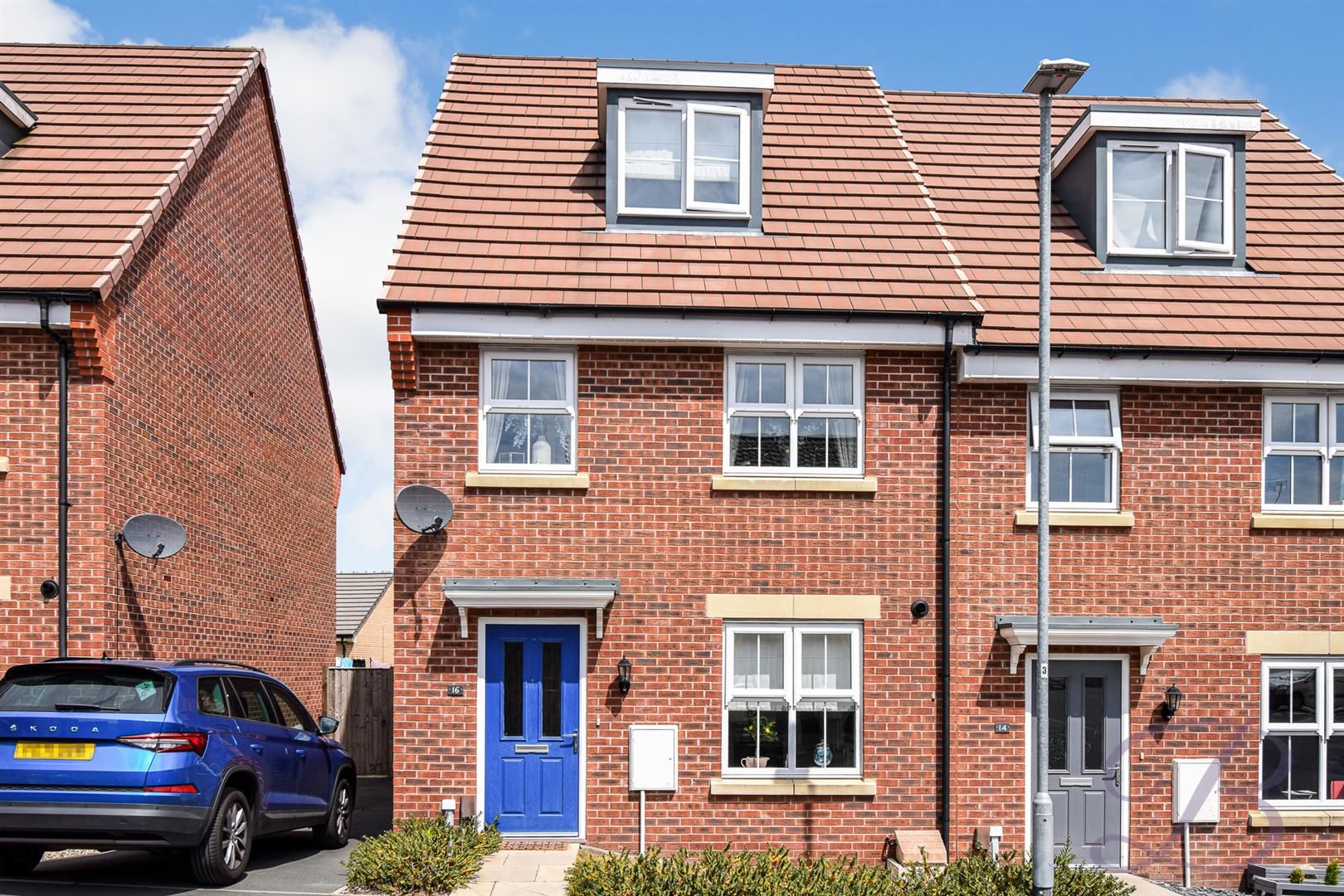 3 bed semidetached house for sale in Goldcrest Avenue, Rainworth