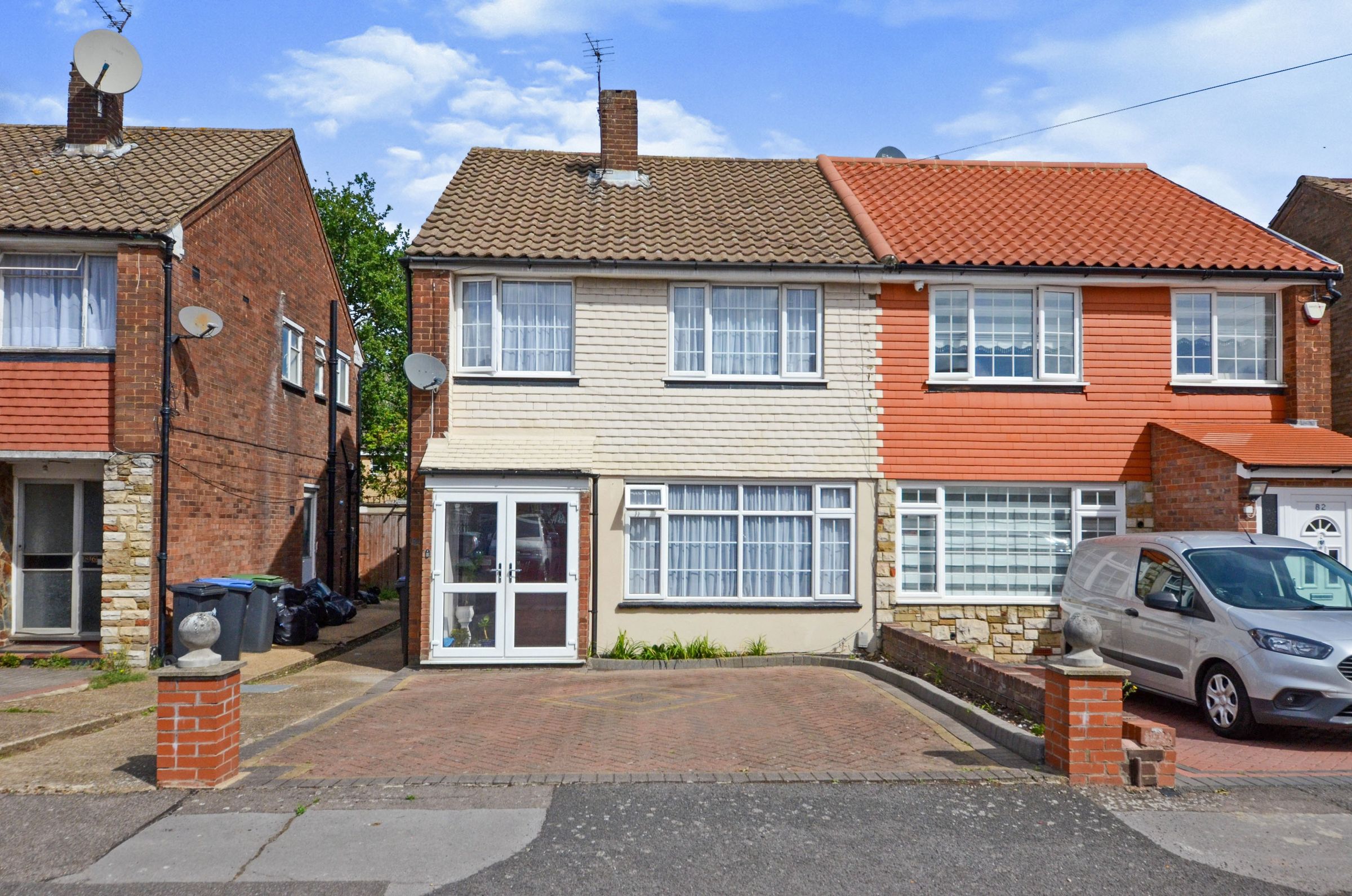 3-bed-semi-detached-house-for-sale-in-avondale-crescent-enfield-en3