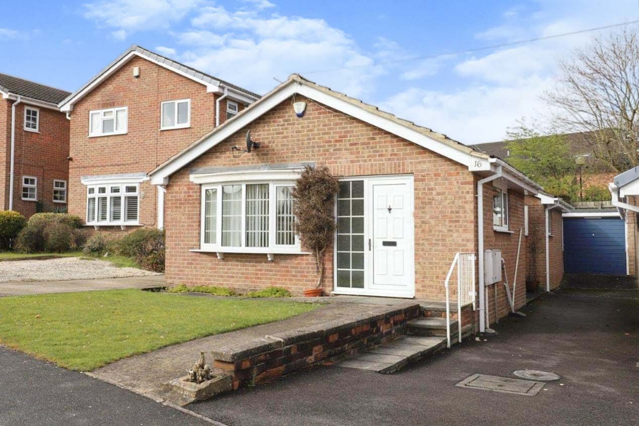 3 bed bungalow for sale in Fern Close, Eckington, Sheffield, Derbyshire