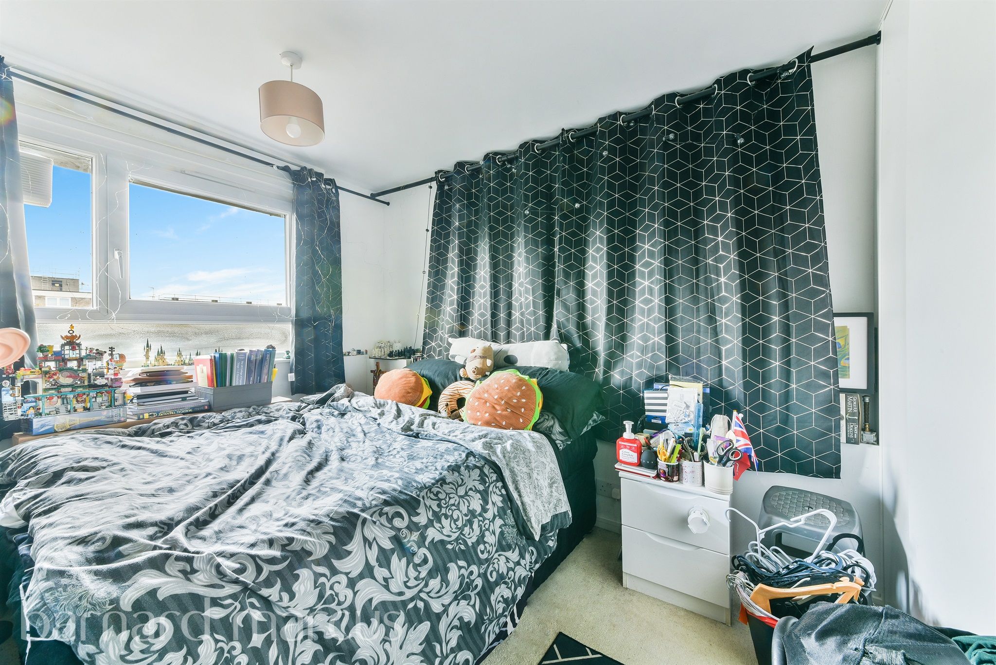 3 bed for sale in Yelverton Road, Battersea, London SW11