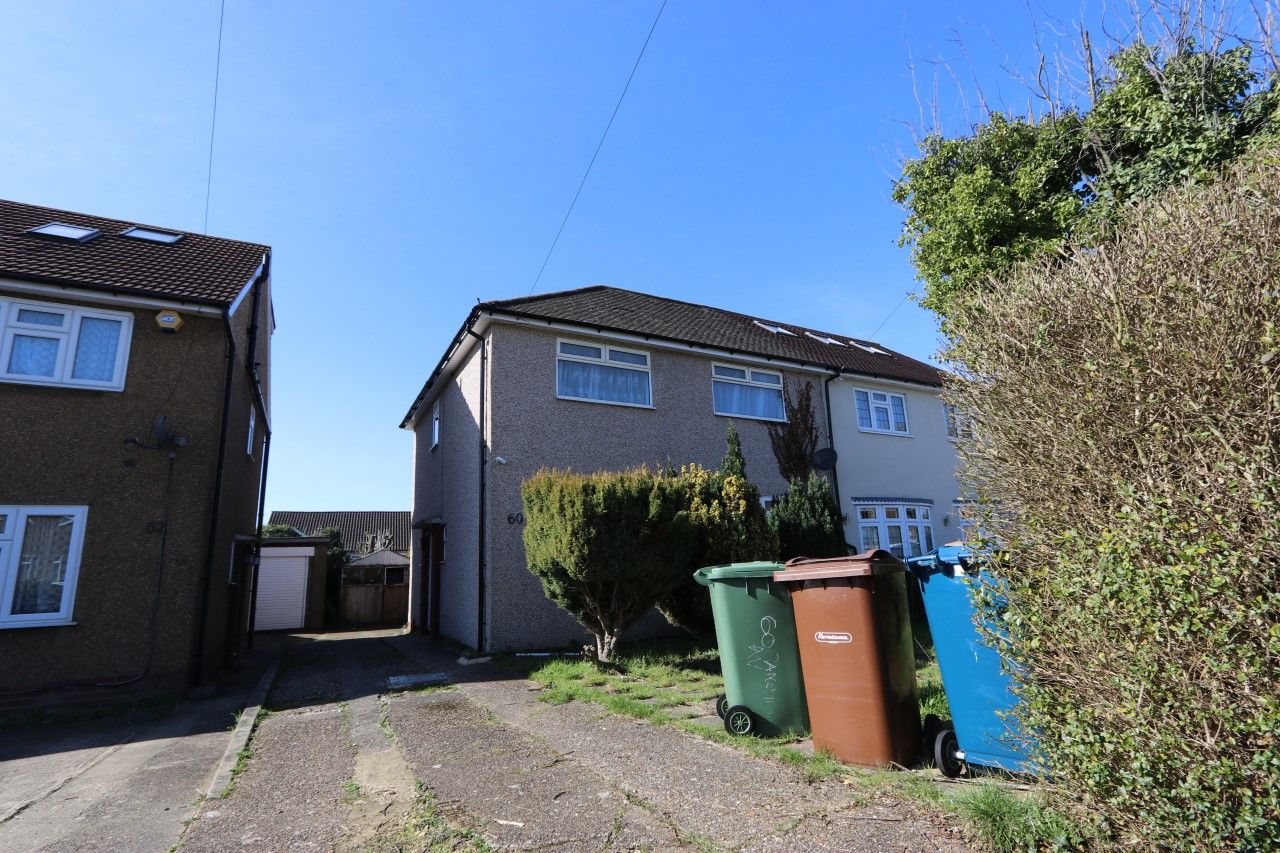 4 bed semidetached house to rent in Sandymount Avenue, Stanmore HA7