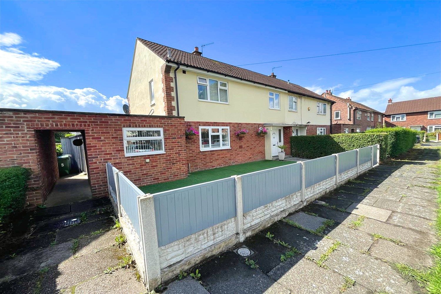 4 bed semidetached house for sale in Neston Avenue, Sale M33 Zoopla