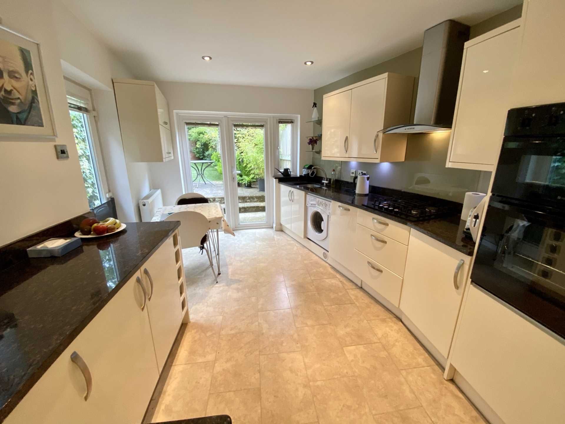 2 bed cottage to rent in Kingston Road, Epsom KT17 Zoopla