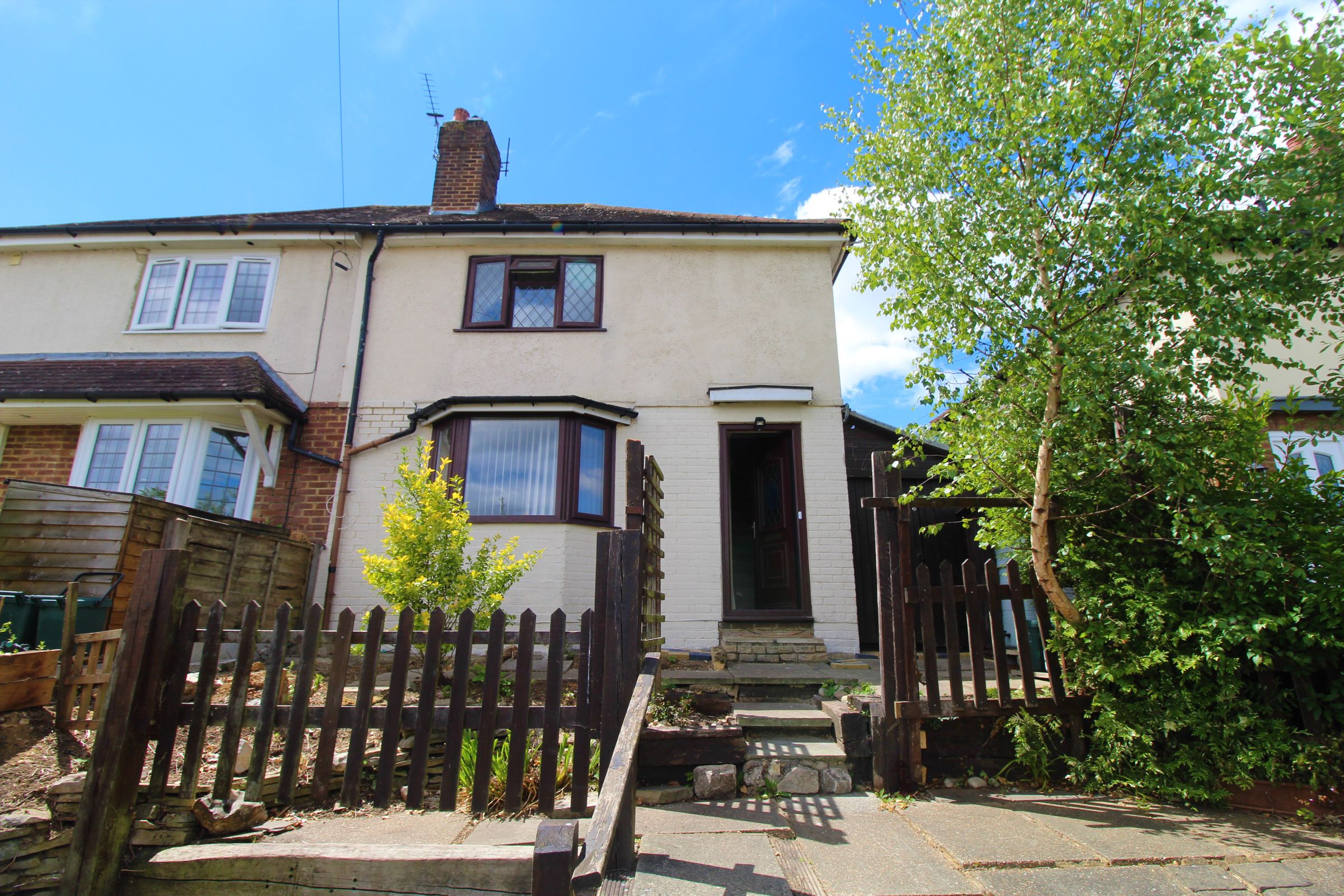 4 bed semidetached house to rent in Woodside Road, Guildford GU2 Zoopla