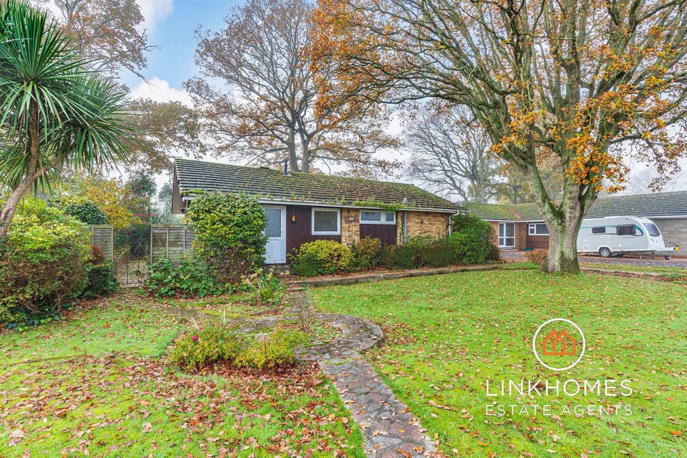 2 bed detached bungalow for sale in Cedar Drive, Wimborne BH21 Zoopla
