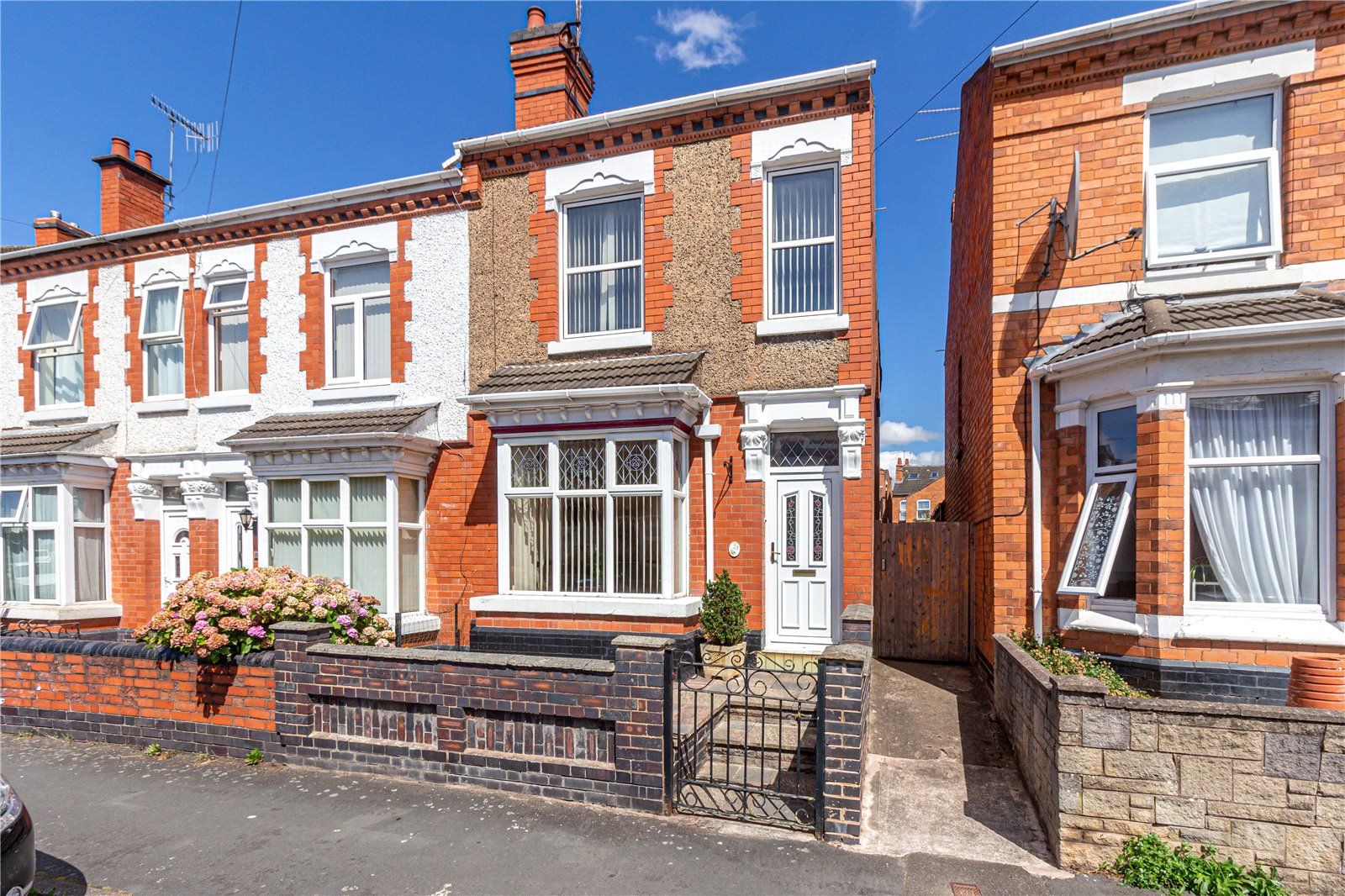 3 bed end terrace house for sale in Victoria Avenue, Worcester