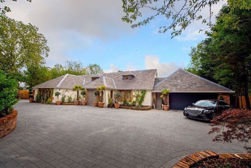 6 bed detached house for sale in Poplar Avenue, Crosby, Liverpool L23