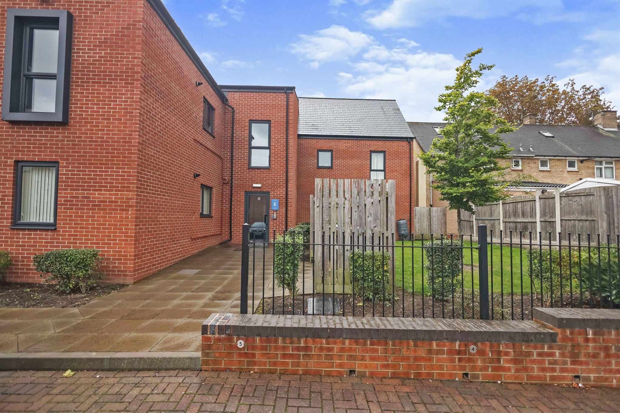 2 bed flat for sale in Richmond Close, Butlers Road, Handsworth Wood