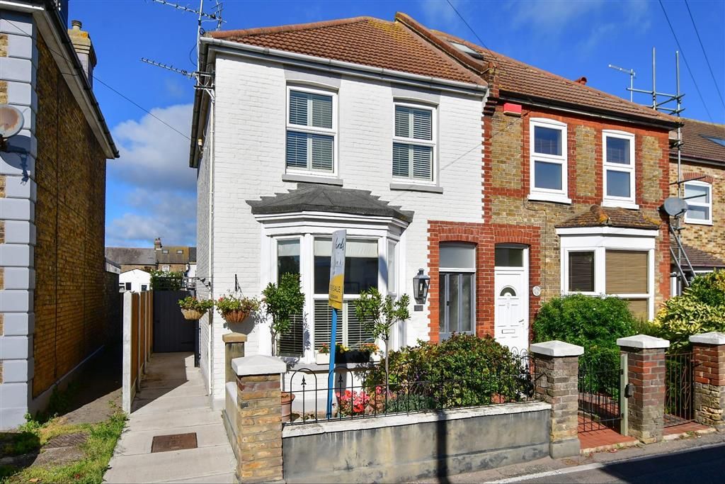 2 bed semidetached house for sale in Beacon Road, Broadstairs, Kent