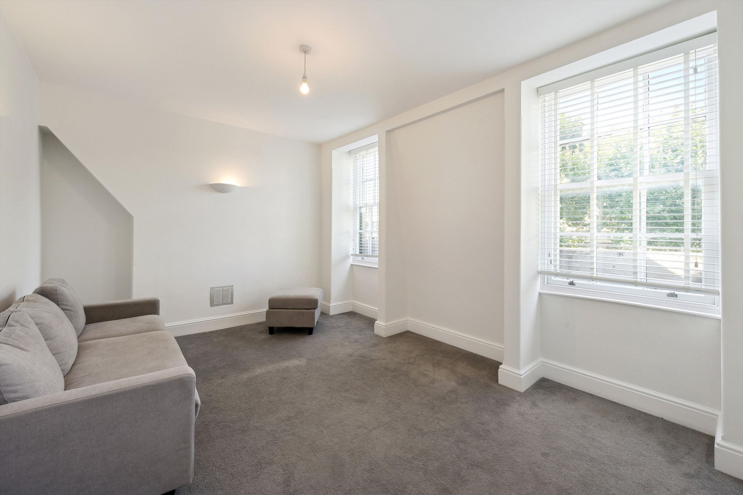 2 bed flat to rent in Trinity Church Square, Southwark, London SE1