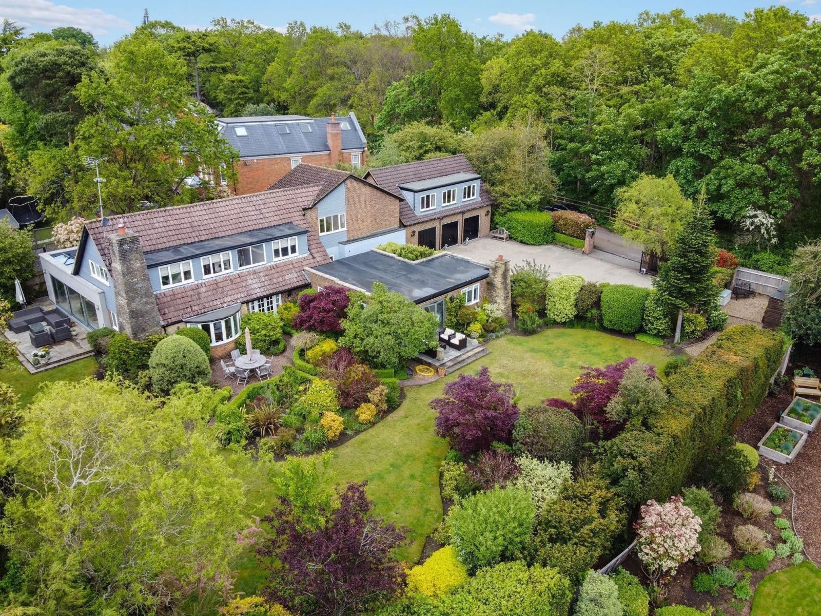 Heatherfield Lane, Weybridge KT13  