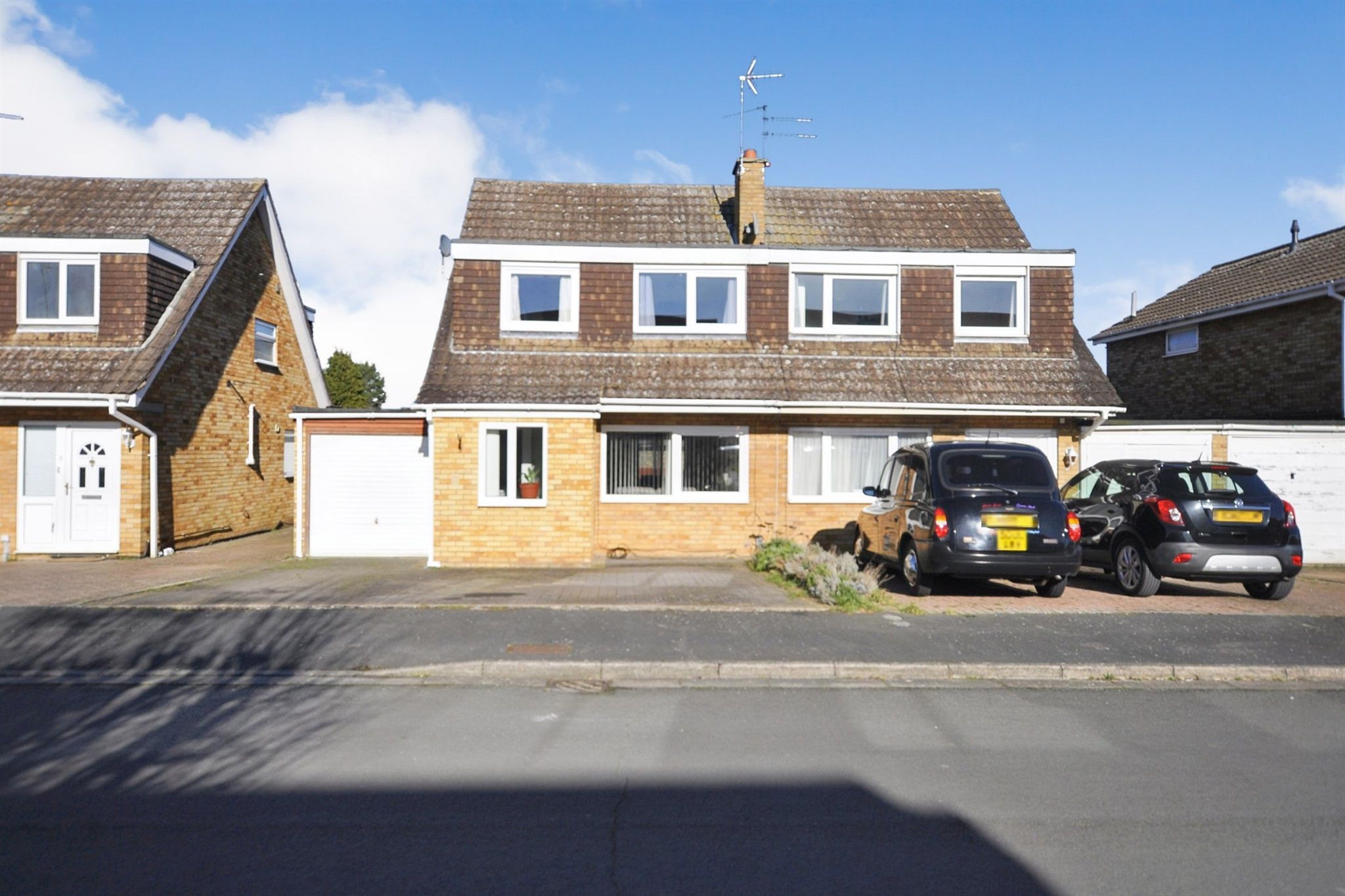 3 bed semidetached house for sale in Balham Close, Rushden NN10 Zoopla