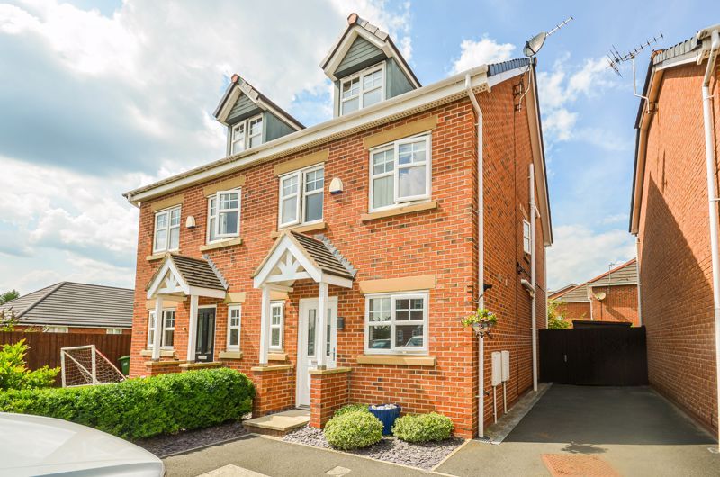 8 Valley Close, Wigan WN6  