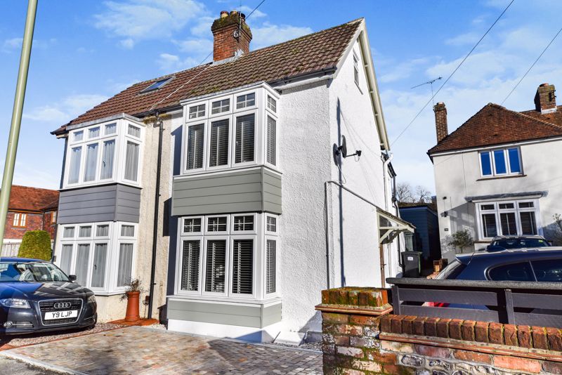 3 bed semidetached house for sale in London Road, Horndean