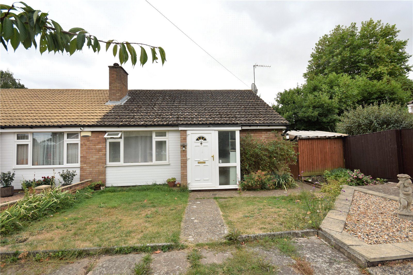 2 bed bungalow to rent in Bedgrove, Aylesbury HP21 Zoopla