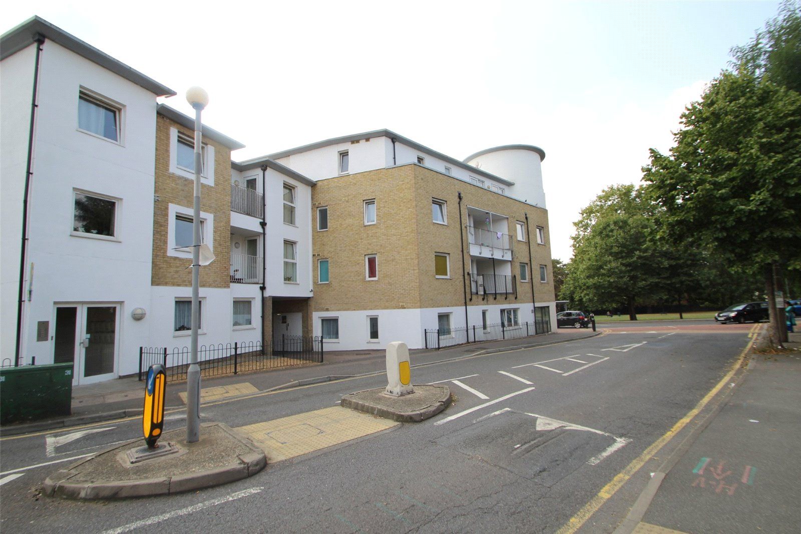 2 bed flat for sale in Gateway Court, 2 Oakhill Road, Sutton SM1 Zoopla