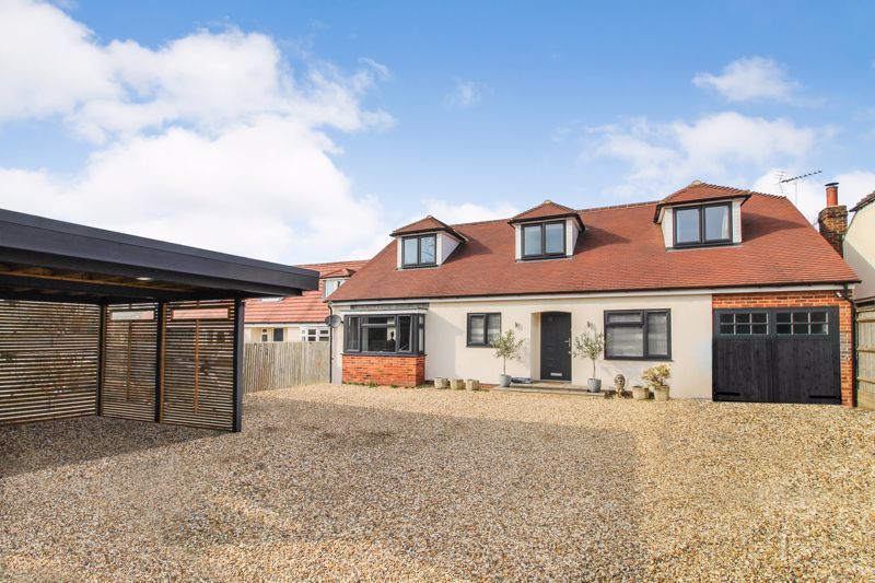 4 bed detached house for sale in Devonshire Lodge, Elcot Lane