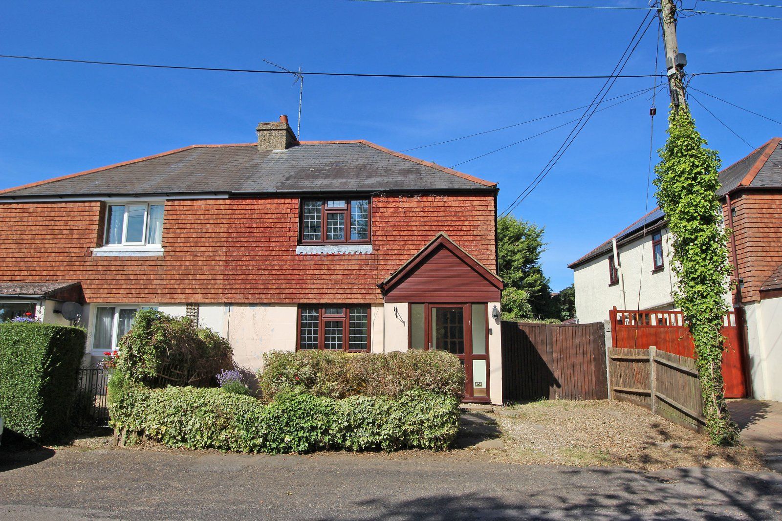 3 bed semidetached house for sale in Butlers Place, West Yoke, Ash