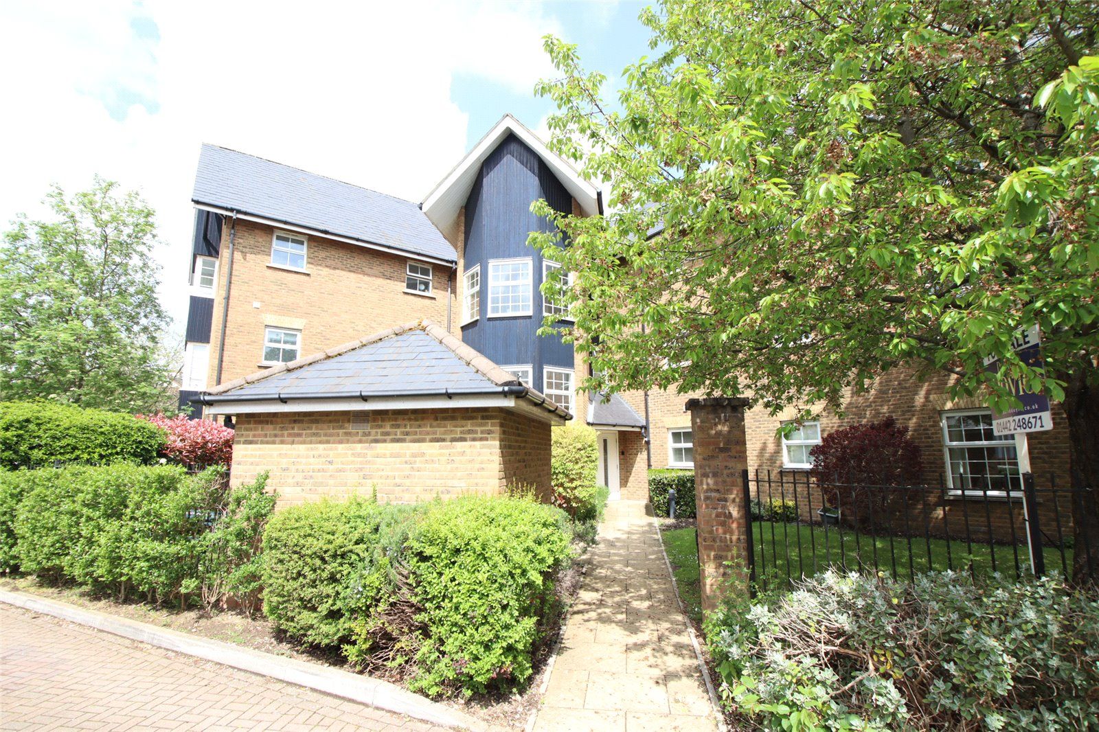 Mill Street, Apsley, Hemel Hempstead, Hertfordshire HP3  