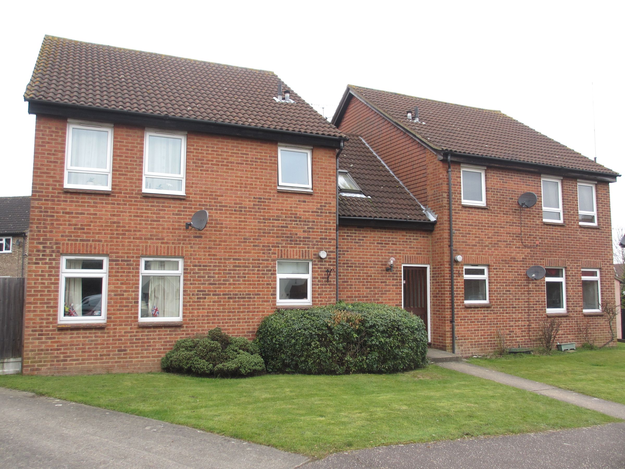 Studio to rent in Romsey Close, Hockley SS5 Zoopla