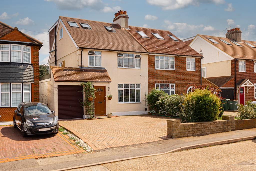 4 bed semidetached house for sale in The Mount, Worcester Park KT4