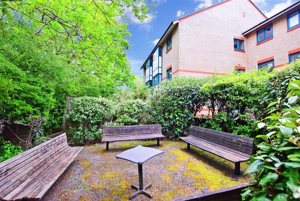 Peel Close, London E4  