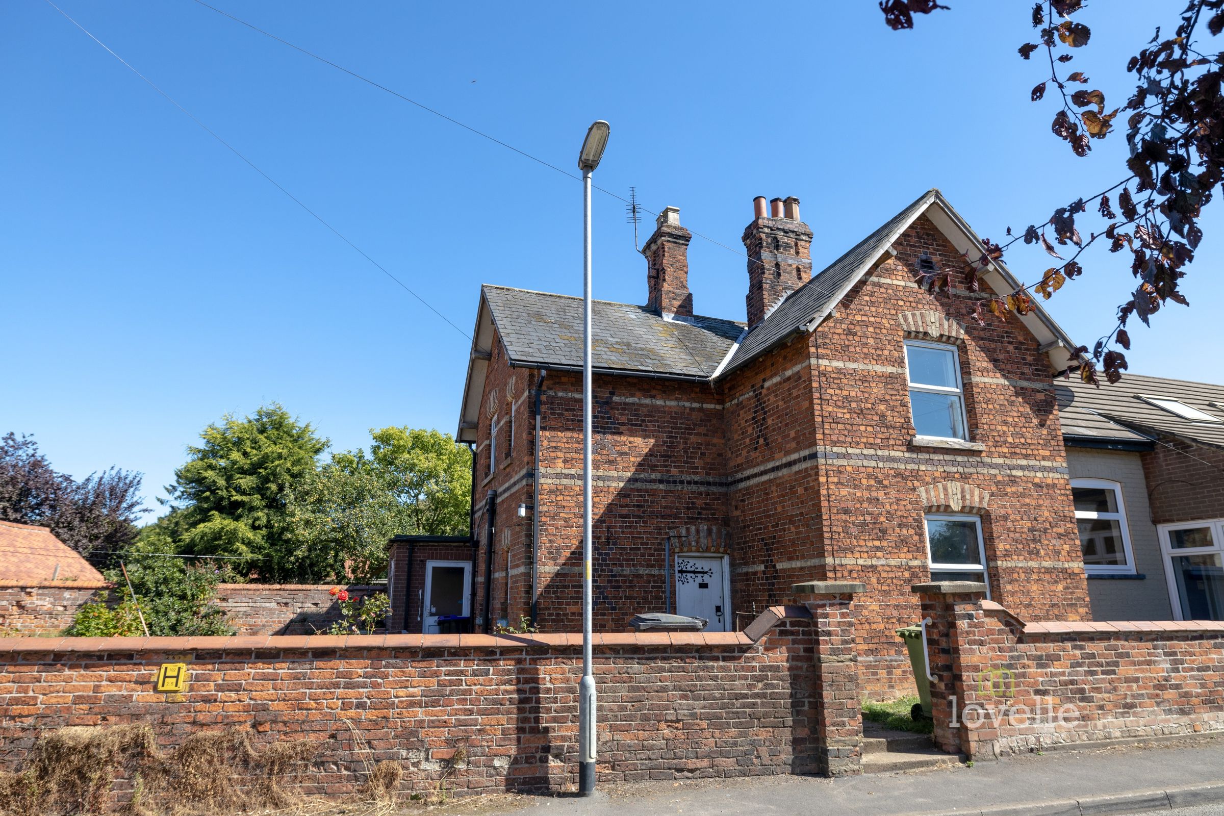 2 bed semidetached house for sale in Vicarage Road, Gainsborough DN21