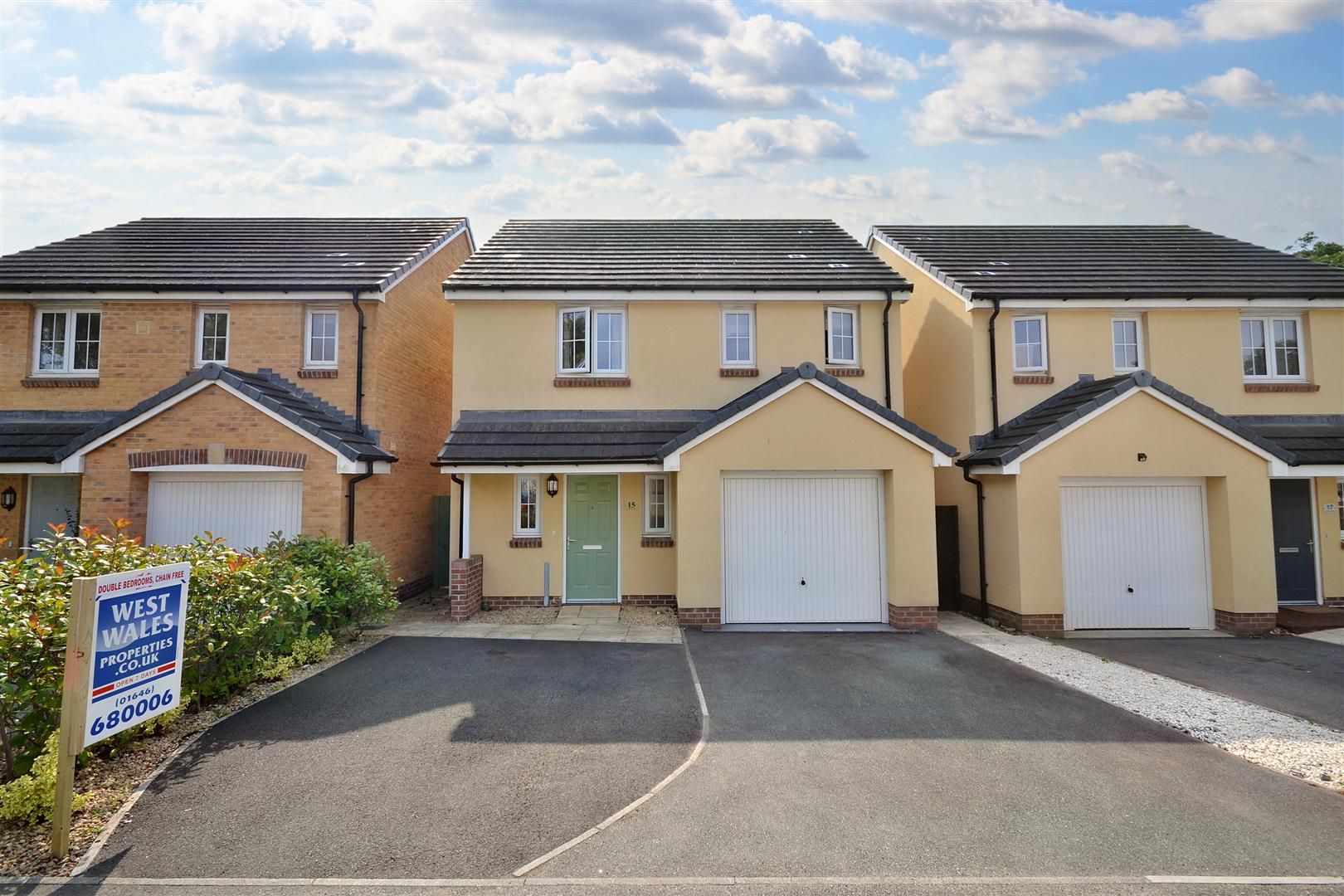 3 bed detached house for sale in Gatehouse View, Pembroke SA71 Zoopla