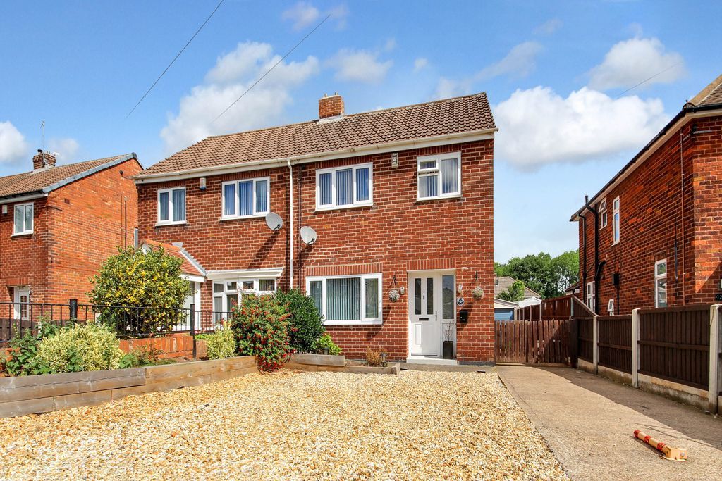 3 bed semidetached house for sale in Worksop Road, South Anston