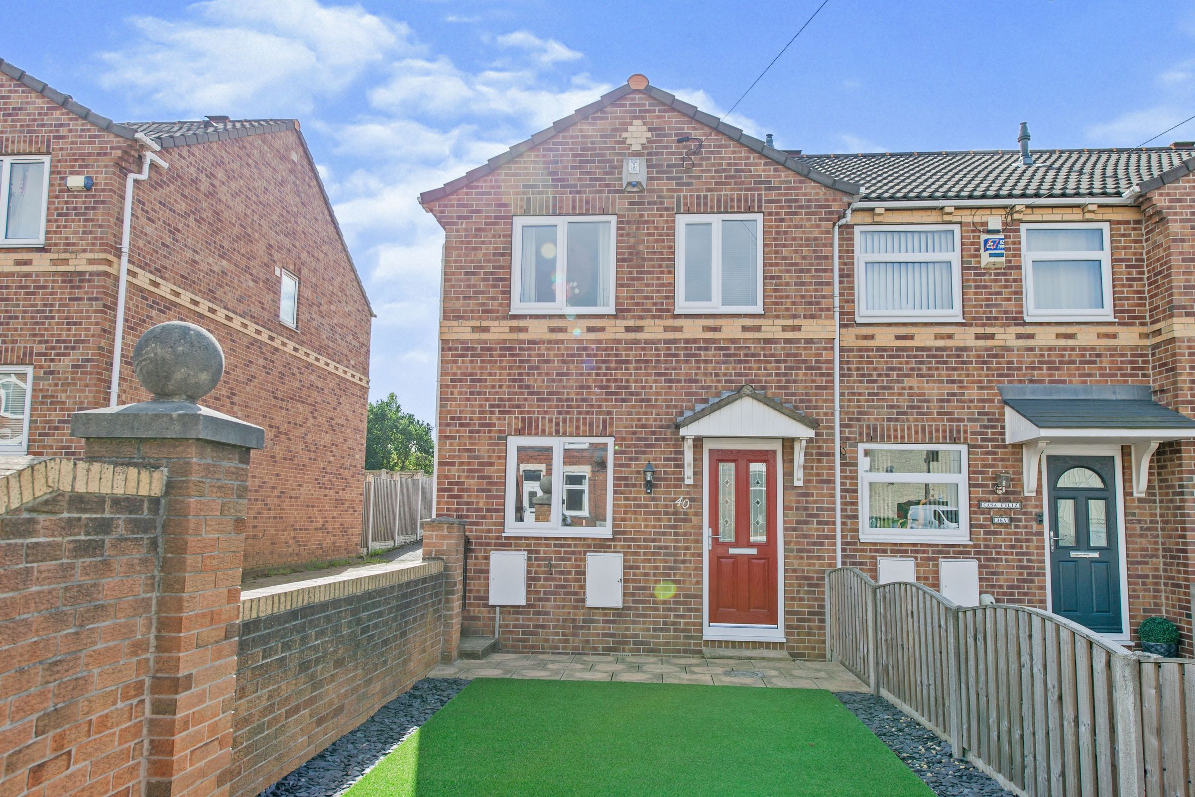 3 bed end terrace house for sale in Leeds Road, Cutsyke, Castleford