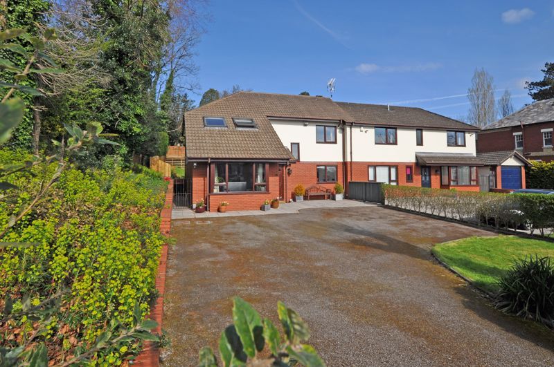 4 bed semidetached house for sale in Spacious Family House, Oakfield