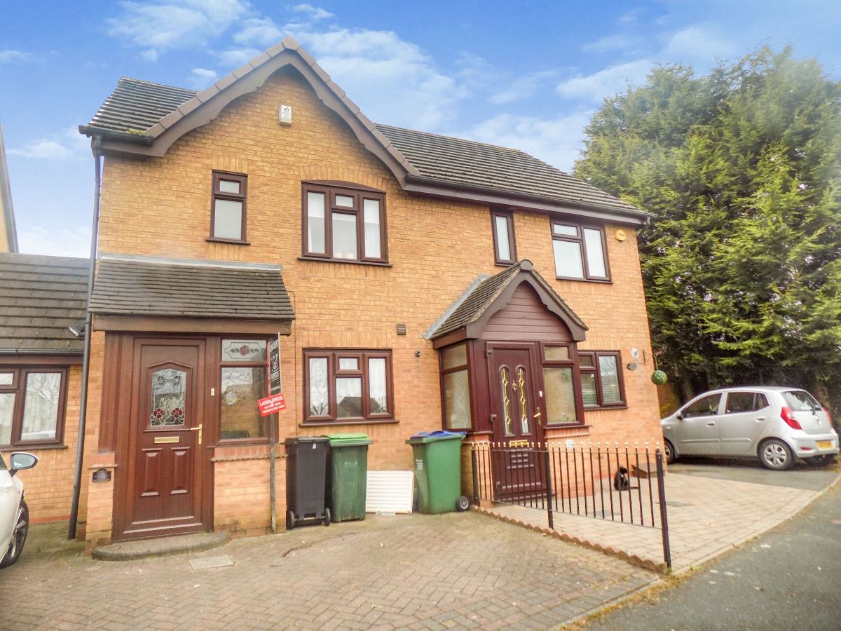 2 bed semidetached house to rent in Patricia Drive, Tipton DY4 Zoopla