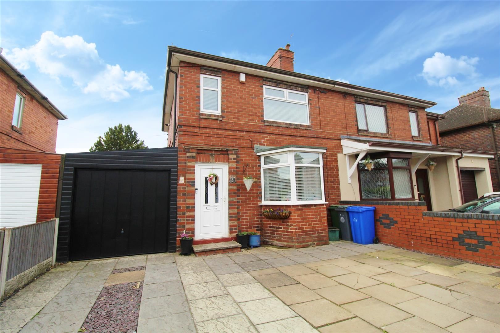 2 bed property for sale in Blakelow Road, Abbey Hulton, StokeOnTrent