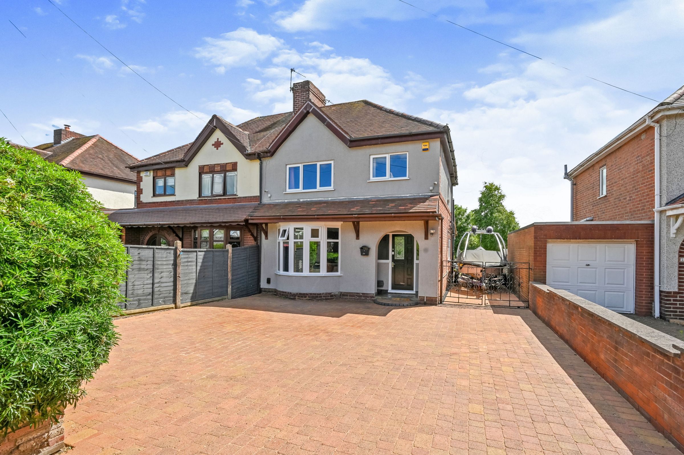 3 bed semidetached house for sale in Norton East Road, Norton Canes