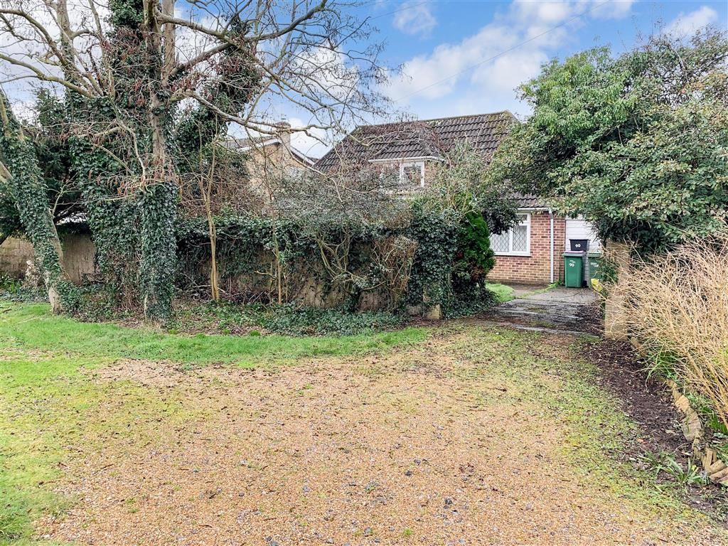 2 bed bungalow for sale in St. Nicholas Road, Littlestone, New Romney, Kent TN28 Zoopla