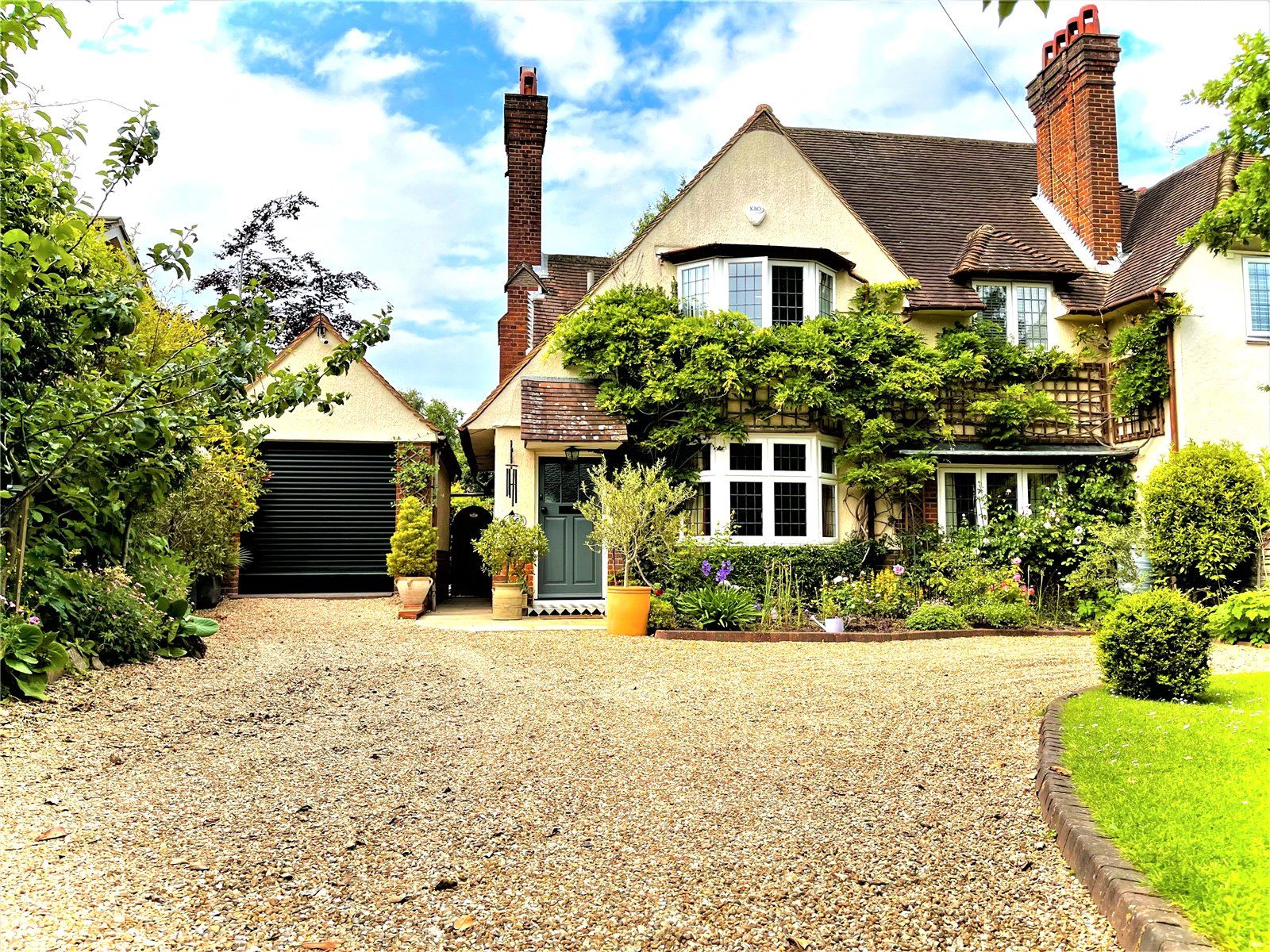 4 bed semidetached house for sale in Cranmore Lane, Aldershot