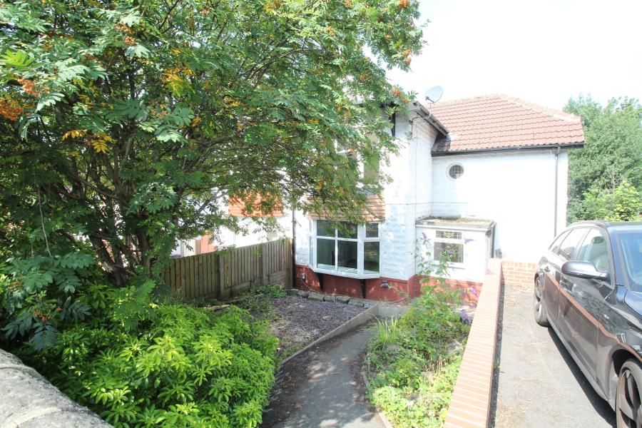 3 bed semidetached house to rent in Stonegate Road, Meanwood, Leeds