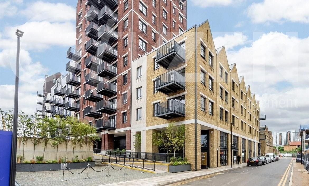 Studio to rent in Douglas Tower, 9 Good Luck Hope Walk, London E14 Zoopla