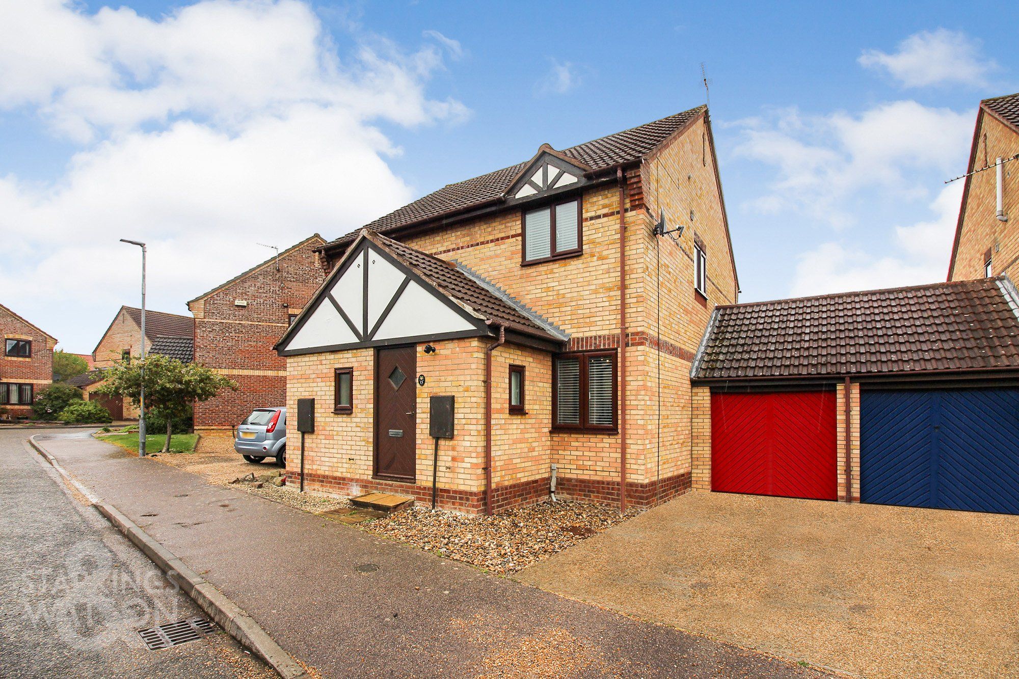 2 bed semidetached house for sale in Spruce Crescent, Poringland