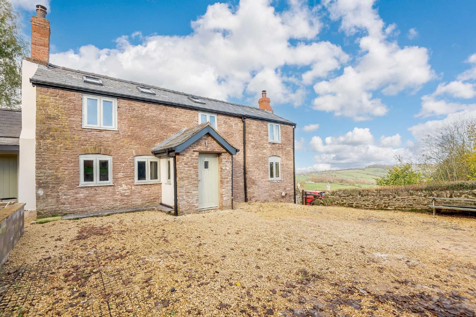 5 bed detached house for sale in Garway Hill, Hereford, Herefordshire