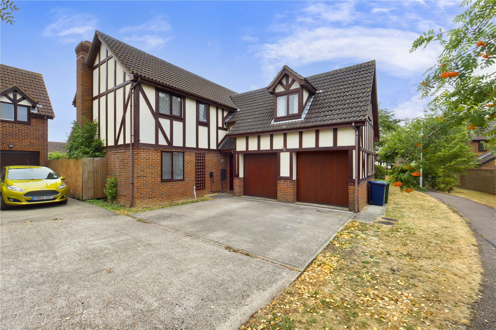 5 bed detached house for sale in Osprey Close, Hartford, Huntingdon