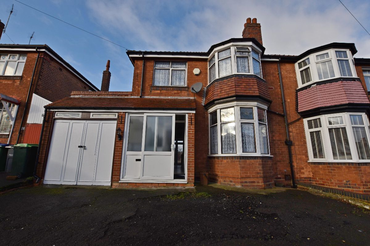 3 bed semidetached house to rent in Pitcairn Road, Bearwood, Smethwick