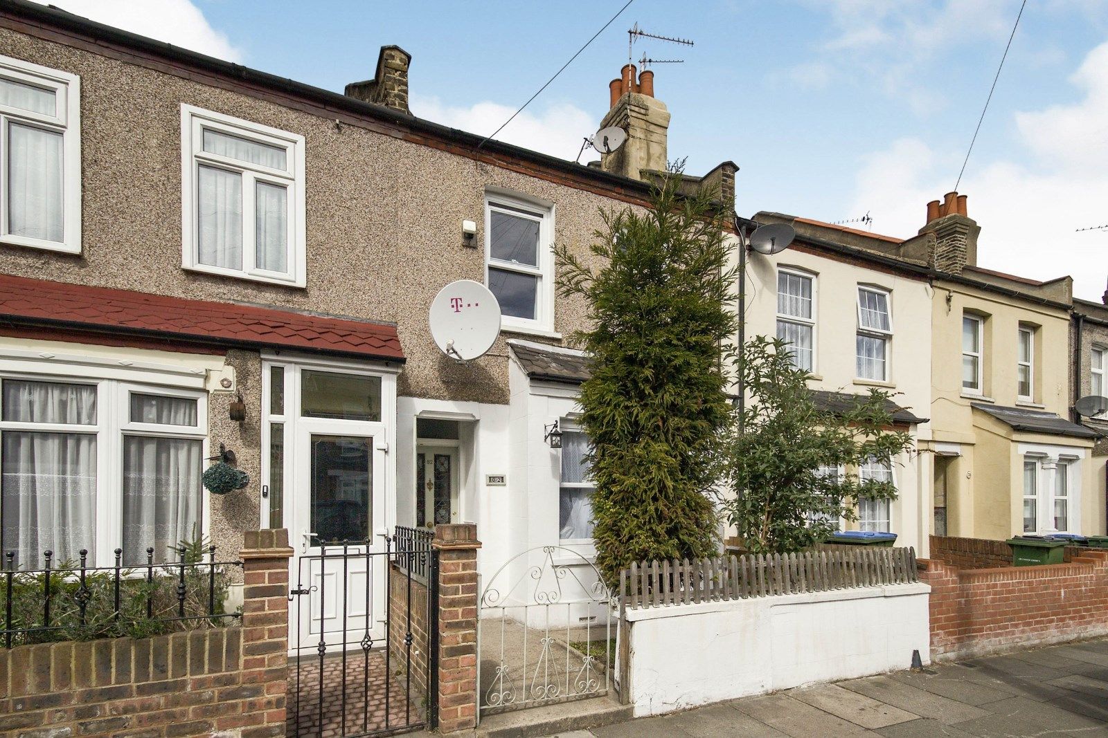 3 bed terraced house for sale in Swingate Lane, Plumstead, London SE18