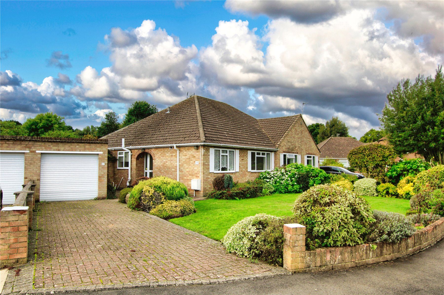 2 bed bungalow for sale in Jacob's Well, Guildford, Surrey GU4 Zoopla