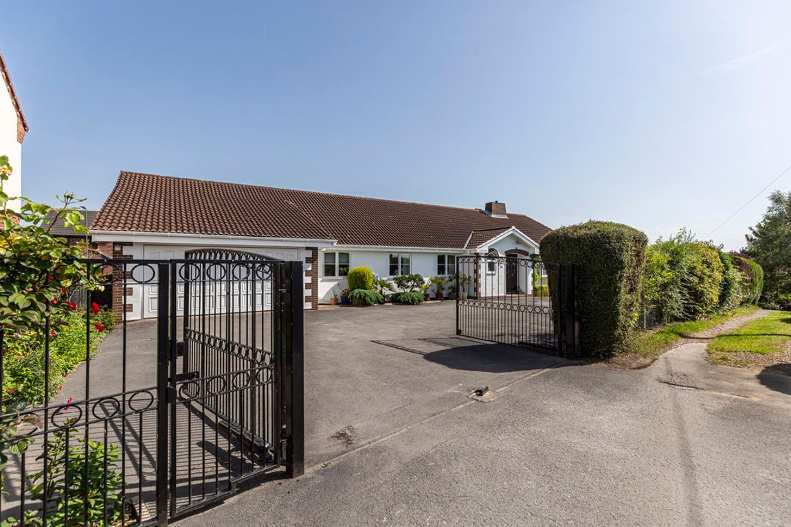 3 bed detached bungalow for sale in Westfield Road, Horbury, Wakefield