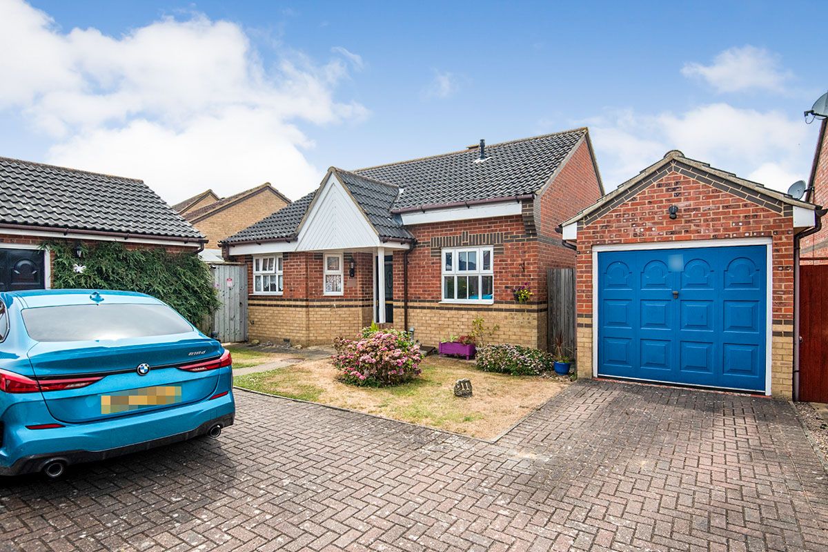 2 bed bungalow for sale in Drayton Close, High Halstow, Rochester, Kent