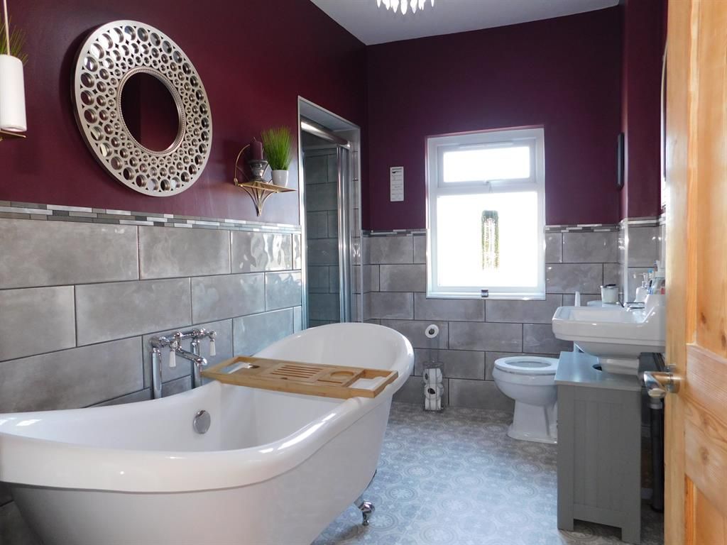 3 bed semidetached house for sale in The Causeway, Burgh Le Marsh