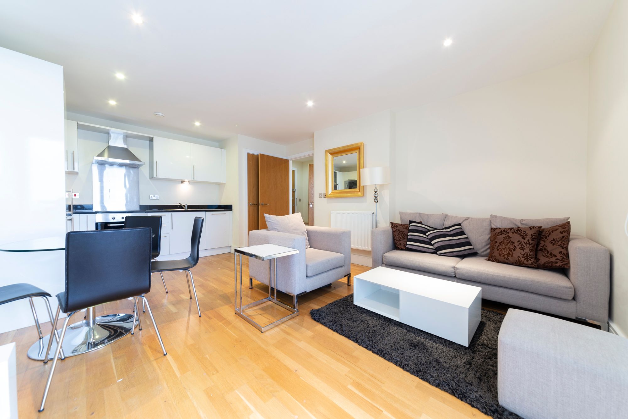 1 bed flat to rent in Cobalt Point, 38 Millharbour, Canary Wharf