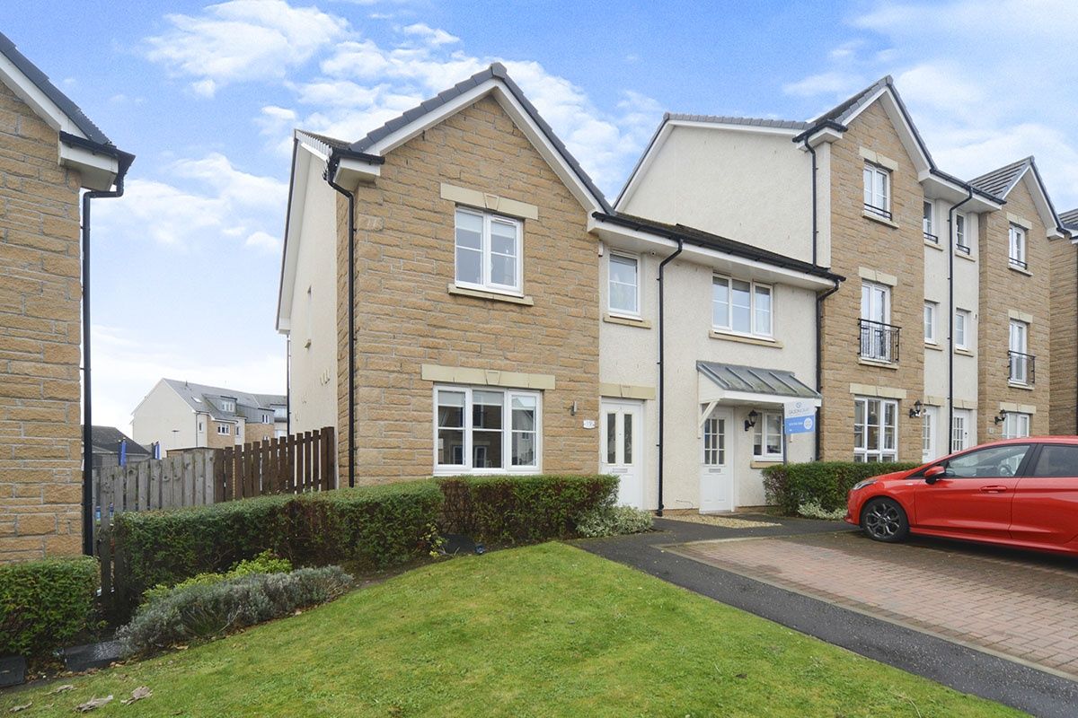 3 bed end terrace house for sale in South Chesters Drive, Bonnyrigg