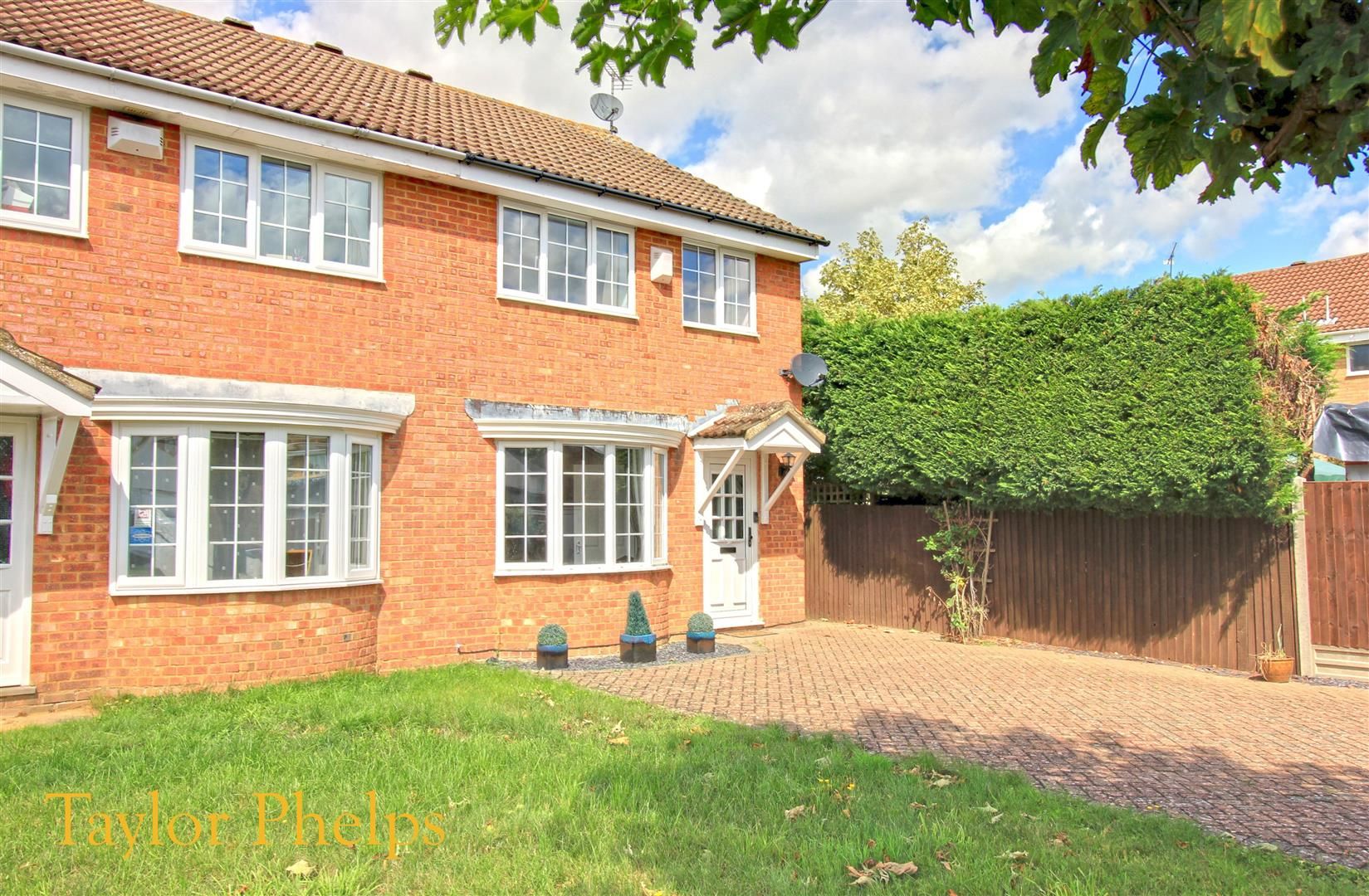 3 bed semidetached house for sale in Delfcroft, Ware SG12 Zoopla